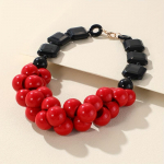 Elegantne vintage-inspireeritud k&auml;sit&ouml;&ouml;na valmistatud vaigust kaelakee naistele &ndash; ideaalne pidudeks ja festivalideks punane