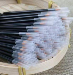 &Uuml;hekordselt kasutatav nailonist silmalainer ja huulepintsel koos korgiga &ndash; veekindel meigit&ouml;&ouml;riist black rod with cap valge