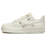 Nike Air Force 1 '07 Lx Cn Sail Gold Mini Swooshes Naiste tossud FV3654-111 38.5 valge kulla v&auml;rv