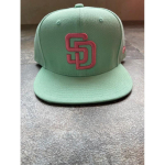 Reguleeritav roheline pesapallim&uuml;ts meestele ja naistele Spordim&uuml;ts Snapback San Diego Padres City Edition Adjustable gray