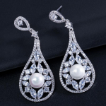 WWJ Noble White Cubic Zirconia Long Drop k&otilde;rvar&otilde;ngad pulmapruutidele valge