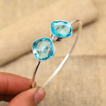 Ilus sinine topaas kalliskivist k&auml;sitsi valmistatud 925 tahke h&otilde;bedane ehe, reguleeritav mansett talle Adjustable sinine