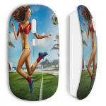 Seksikas t&uuml;drukute jalgpalli juhtmevaba hiir