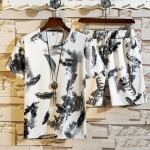 Suvised meeste &otilde;hukesest j&auml;&auml;siidist vabaaja &uuml;likond, gradientv&auml;rviga lahtised suure lauaga l&uuml;hikeste varrukatega l&uuml;hikesed p&uuml;ksid, kaks t&uuml;kki XXXXL