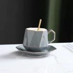 Lihtne p&otilde;hjamaise stiilis kohvitass ja -n&otilde;u Kaheosaline komplekt Teemantikujuline keraamiline tass Veetass P&auml;rastl&otilde;unatee piimatass