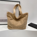 S&uuml;gis- ja talvine suure mahutavusega naiste &otilde;lakott igap&auml;evaseks kasutamiseks m&otilde;eldud velvetist vabaaja kandekotid Naiste pendelk&auml;ekotid 43x15x30cm must