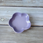Le Creuset Cool Color Plum Blossom aped Kaste Di Dert Taldrik Alusklaasist Cerc S&ouml;&ouml;giriistad Universaalne Suurus white