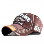 Meeste pesapallim&uuml;ts, t&auml;navastiilis m&uuml;ts, tagasil&ouml;&ouml;giga tikandid, vabaaja k&uuml;barad, v&auml;lispordisari parkkoor