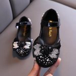 Uued laste nahast kingad Rhinestone vibu printsessi t&uuml;drukute tantsujalatsid Baby Student Flats Laste esinemiskingad 25 must