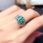 BELLA BOX Kuum m&uuml;&uuml;a uus simulatsioon sinine roheline Mosan teemant kaheksa s&uuml;da kaheksa nool temperament avatud ring emane 17.3mm ookeanisinine v&auml;rv