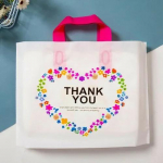 50 tk plastikust k&auml;ekottide riiete kauplus Ostlemine pakend kingituste hoiukoht kaasaskantav v&auml;rvipood universaalsed kotid &auml;ritasku jaoks 30x20x8cm