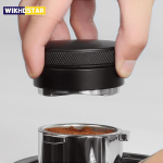 Roostevabast terasest kohvijaotur espresso jaotust&ouml;&ouml;riist, 3 nurga all oleva kaldega reguleeritav peopesa tamper sobib 51/53/58 mm portafiltriga 51mm