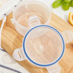 S&auml;ilituskonteiner sibula &otilde;una k&ouml;&ouml;gi jaoks mustika hoiukarbi kaanega toidu s&auml;&auml;stja