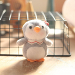 Armas v&auml;ike pingviini ripats pl&uuml;&uuml;sist m&auml;ngunukk Multifilmi koolikott rippuva kaunistusega v&otilde;tmehoidja nukk 12 cm.