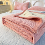 Talvine paks piimasameti voodikate, tatamimatt puuvillase kangaga, libisemiskindel madrats, korallsameti soe voodilina 200x230cm
