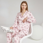 Kevad- ja suve uued j&auml;&auml;siidist pidžaamad naistele Suvised j&auml;&auml;siidist pidžaamad Kliimaseadmega ruumi sisejahutavad suvised pidžaamad XL