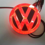 VOLKSWAGENi jaoks Uus 11cm LED Auto Tagumine Sildi Kleebis VW Polo Golf Jetta Beetle CC Tiguan Touran Passat MK7 MK5 B5 jaoks 11cm