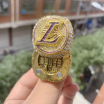 NBA 2020 Los Angeles Lakers James Meistriv&otilde;istluste Flip Ring M&auml;lestusm&auml;rk Kobe Bryant Kohandatud Meeste S&otilde;rmus single ring beige