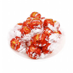 Lindt Lindor &Scaron;veitsi pehme t&auml;idisega &scaron;okolaaditr&uuml;hvlid 500g