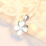 Autentne neljaleheline ristiku amulett / l&uuml;likett kaelakee naistele h&otilde;bedase v&auml;rviga Lucky Clover ehted one size