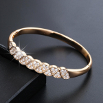 Uus lihtne mood, noor loominguline keerdkujundus, mikroinkrusteeritud tsirkoonist &auml;ristiilis igap&auml;evane l&auml;ikiv k&auml;ev&otilde;ru Joker kuld