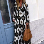 Naiste pikkade varrukatega V-kaelusega avar plusssuuruses tr&uuml;kitud pikk kleit 4XL must