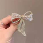 K&otilde;rgekvaliteedilised prossid, naiste luksustunne, ni&scaron;&scaron;, k&otilde;rgekvaliteedilised n&ouml;&ouml;pn&otilde;elad, elegantne temperament, fikseeritud riided, &uuml;likonnad, p&auml;rlitest ehted