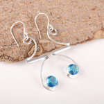 &Scaron;veitsi sinine topaas 925 sterlingh&otilde;be ehted, k&auml;sitsi valmistatud imeilusad h&otilde;bek&otilde;rvar&otilde;ngad, topaasv&auml;&auml;riskiviehted armastuse jaoks 2.35 Inches sinine