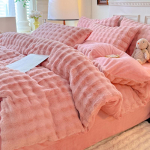 Premium Talvine J&auml;nese Karusnaha Pl&uuml;&uuml;sist Neljaosaline Komplekt: Paksustatud korallfliisist ja piimasametist tekikott koos kunstkarusnahast kolmeosalise voodilinade komplektiga. 2.2m (7ft) Bed