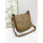 Uus moekas nahast k&auml;ekott &otilde;lakott messenger kott naistele suur mahutavus mitmek&uuml;lgne temperament milf kott 17cm tume khaki v&auml;rv