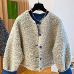 Naiste vintage laia l&otilde;ikega l&uuml;hike lambavillast mantel pikkade varrukatega L