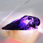 Hiiglaslik Suurus 44,65 ct Looduslik SERTIFITSEERITUD Tanzaniit Lilla L&otilde;ikamata Toores Lahtine V&auml;&auml;riskivi 46 mm approx lilla