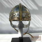 Keskaegne 16GA terasest keskaegne vended ribiga kiiver / Knight Vikingi kiiver messingist