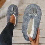 Siseruumides hubased hingavad soojad sussid, kohev kunstkarusnahast pehme tald paljajalu, libisemiskindlad pl&uuml;&uuml;sis voodriga jalan&otilde;ud 41-42