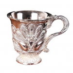 Kompaktne laia kasutusalaga veiniklaas Atraktiivne trendikas visuaalse efektiga tassikujundus pronksi