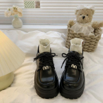 Super Kuumad Briti V&auml;ikesed Nahkkingad Naiste Paeltega Lakknahast Loaferid~ &Uuml;htsed Sokid Kandke 6Cm &Uuml;ksikud Kingad 35 matt must v&auml;rv