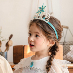 Valmistatud Koreas K&uuml;lmutatud Printsess Tiara &ndash; T&uuml;drukute Elsa Lumekristalli Peapael