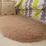 Puhas siidvaip magamistuppa v&otilde;i elutuppa - Pl&uuml;&uuml;sist pikk diivan ja voodi&auml;&auml;rne pleed 80x160 cm