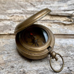 Taskukompass Vintage stiilis kompass K&auml;sitsi valmistatud kompass Messingist kompass Merenduskompass Steampunk