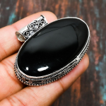 H&auml;mmastav must on&uuml;ks, v&auml;&auml;riskivi k&auml;sitsi valmistatud massiivne 925 sterlingh&otilde;be ehtepael 1.32 Inches must