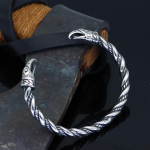 1 tk meeste Nordic Viking Crow Head vintage k&auml;ev&otilde;ru Meeste ja naiste peo ehete k&auml;ev&otilde;ru h&otilde;be