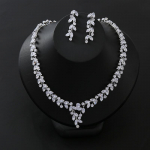 Pruudi kaelakee Kaheosalised k&otilde;rvar&otilde;ngad Komplekti disainer mudel K&otilde;rglahutusega tsirkoonist kaelakee High Sense Euroopa ja Ameerika pulmaaksessuaaride &uuml;likond