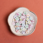 9 mm ehete valmistamine k&auml;ev&otilde;ru kaelakee lahtised helmed k&auml;sitsi tehtud p&auml;rlite lisatarvikud lille-kirjaga v&otilde;tmehoidja akr&uuml;&uuml;list kirjahelmestega ripatsitarvikud