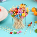 100 tk armsad ploomi-bambusvardad Toidukokteilid Rootsi lauas puuviljad tassikoogid kahvlipulgad peolaua kaunistustarbed