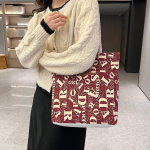 Naiste suure mahutavusega l&otilde;uendist k&auml;ekott &ndash; uus moodne reisimiseks m&otilde;eldud &otilde;lakott must