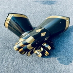 Keskaja gooti soomuskinnas, tume fantaasia gooti kindad, kantavad kindad, fantaasia cosplay, LARP, rollim&auml;ng, j&otilde;ulud, kollektsioneeritav ese