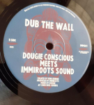 7-tolliline plaat HORNSMAN COYOTE, IMMIROOTS SOUND SY - Breaking Down The Wall / Dub The Wa IMM001 Immiroots Sound 2023 Itaalia Reggae, Ska & Dub Kasutatud