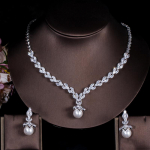 CMM elegantse lehekujulise rippuva tsirkooniumoksiidhelmestega kaelakee k&otilde;rvar&otilde;ngaste komplekt valge kulla v&auml;rv