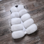 Uus karusnahast kunstrebase karusnahast vest t&auml;isnahast keskmise pikkusega &uuml;mara kaelusega naiste vesti mantel S