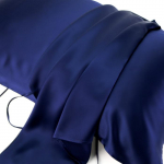 Liblikaga tikitud 19 Momme raske siidist padjap&uuml;&uuml;r &ndash; 100% mooruspuu siid lihtsa rihmaga 53*74cm